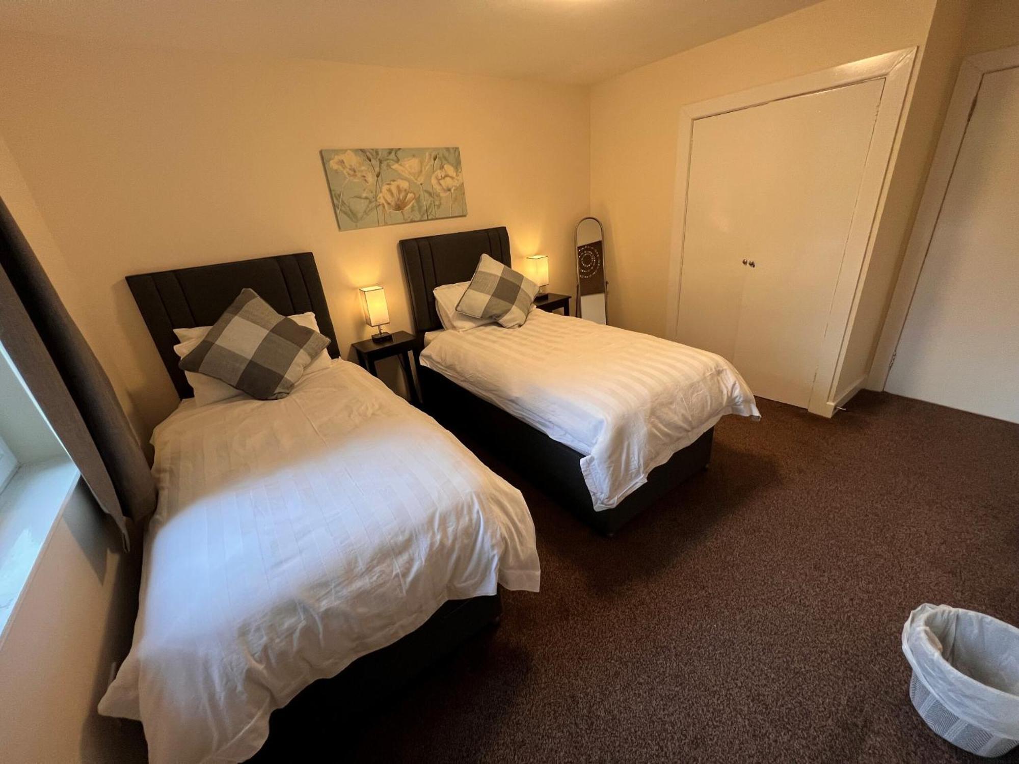 Rossal House Apartments, Inverness, Highlands 3*